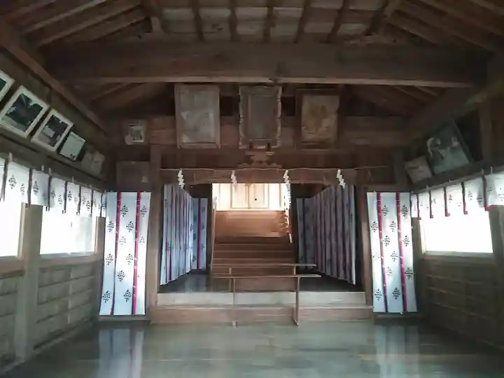 鎮懐石八幡宮の本殿・本堂