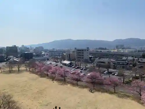 眞田神社の{uncategorized: "未分類", other: "その他", undefined: "問題あり", building: "その他建物", grave: "お墓", sacred_gate: "鳥居", guardian: "狛犬", statue: "像", buddha: "仏像", history: "歴史", nature: "自然", garden: "庭園", animal: "動物", pagoda: "塔", temizu: "手水舎", mountain_gate: "山門・神門", sanctuary: "本殿・本堂", subordinate: "末社・摂社", art: "芸術", scenery: "景色", jizo: "地蔵", ema: "絵馬", goshuin: "御朱印", omikuji: "おみくじ", items: "授与品その他", amulet: "お守り", goshuincho: "御朱印帳", eats: "食事", festival: "お祭り", votive_dance: "神楽", shichigosan: "七五三参", wedding: "結婚式", experience: "体験その他", initially: "初詣", around: "周辺", anti_infection: "感染症対策"}