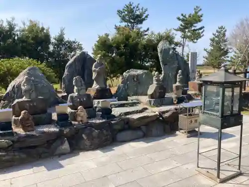 屏風ヶ浦　海岸寺/　御盥山不動坊の像