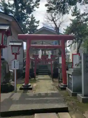 本折日吉神社の末社・摂社