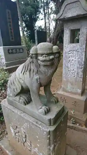 鳥見神社の狛犬