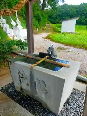菅布禰神社の手水舎