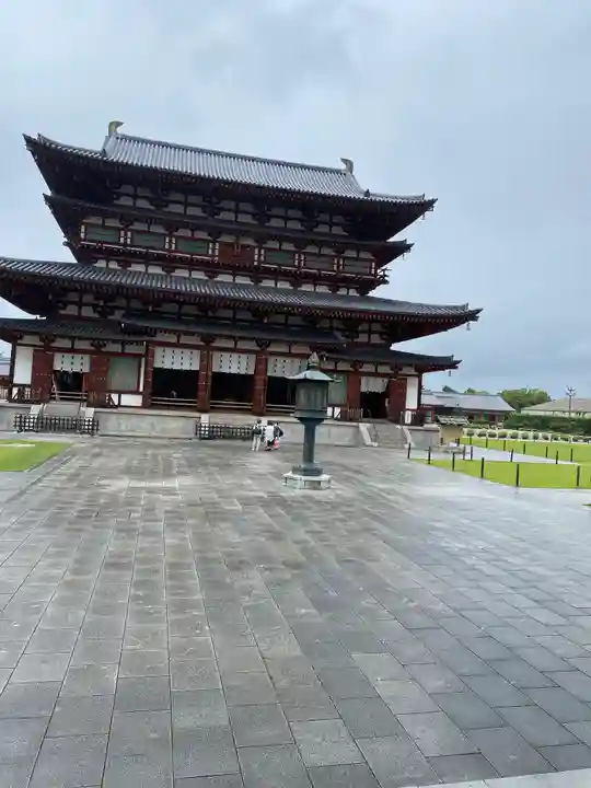 薬師寺の本殿・本堂