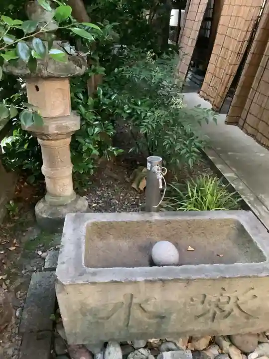 溝旗神社(肇國神社)の手水舎