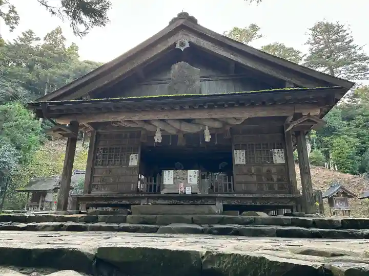 神魂神社の{uncategorized: "未分類", other: "その他", undefined: "問題あり", building: "その他建物", grave: "お墓", sacred_gate: "鳥居", guardian: "狛犬", statue: "像", buddha: "仏像", history: "歴史", nature: "自然", garden: "庭園", animal: "動物", pagoda: "塔", temizu: "手水舎", mountain_gate: "山門・神門", sanctuary: "本殿・本堂", subordinate: "末社・摂社", art: "芸術", scenery: "景色", jizo: "地蔵", ema: "絵馬", goshuin: "御朱印", omikuji: "おみくじ", items: "授与品その他", amulet: "お守り", goshuincho: "御朱印帳", eats: "食事", festival: "お祭り", votive_dance: "神楽", shichigosan: "七五三参", wedding: "結婚式", experience: "体験その他", initially: "初詣", around: "周辺", anti_infection: "感染症対策"}