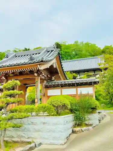 浄林寺の{uncategorized: "未分類", other: "その他", undefined: "問題あり", building: "その他建物", grave: "お墓", sacred_gate: "鳥居", guardian: "狛犬", statue: "像", buddha: "仏像", history: "歴史", nature: "自然", garden: "庭園", animal: "動物", pagoda: "塔", temizu: "手水舎", mountain_gate: "山門・神門", sanctuary: "本殿・本堂", subordinate: "末社・摂社", art: "芸術", scenery: "景色", jizo: "地蔵", ema: "絵馬", goshuin: "御朱印", omikuji: "おみくじ", items: "授与品その他", amulet: "お守り", goshuincho: "御朱印帳", eats: "食事", festival: "お祭り", votive_dance: "神楽", shichigosan: "七五三参", wedding: "結婚式", experience: "体験その他", initially: "初詣", around: "周辺", anti_infection: "感染症対策"}