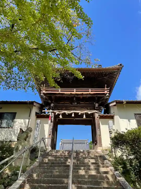 安岡八幡宮の山門・神門