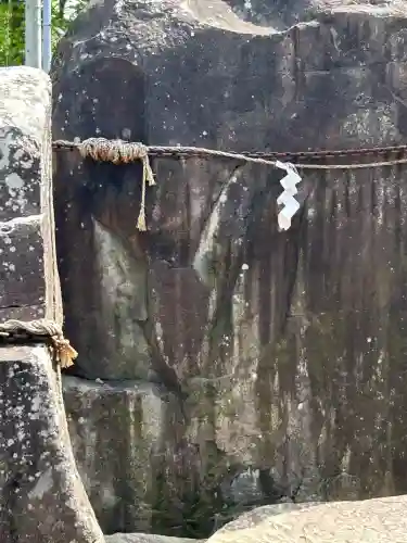 三ツ石神社(岩手県)