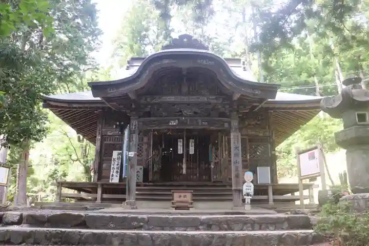 真福寺の本殿・本堂