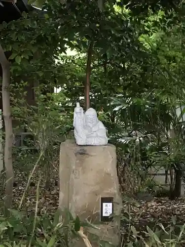 鎮守氷川神社の像