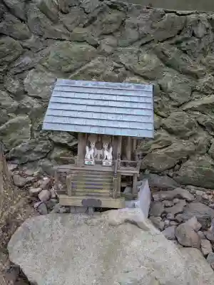 船魂神社の{uncategorized: "未分類", other: "その他", undefined: "問題あり", building: "その他建物", grave: "お墓", sacred_gate: "鳥居", guardian: "狛犬", statue: "像", buddha: "仏像", history: "歴史", nature: "自然", garden: "庭園", animal: "動物", pagoda: "塔", temizu: "手水舎", mountain_gate: "山門・神門", sanctuary: "本殿・本堂", subordinate: "末社・摂社", art: "芸術", scenery: "景色", jizo: "地蔵", ema: "絵馬", goshuin: "御朱印", omikuji: "おみくじ", items: "授与品その他", amulet: "お守り", goshuincho: "御朱印帳", eats: "食事", festival: "お祭り", votive_dance: "神楽", shichigosan: "七五三参", wedding: "結婚式", experience: "体験その他", initially: "初詣", around: "周辺", anti_infection: "感染症対策"}