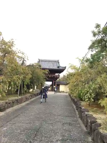 道明寺の山門