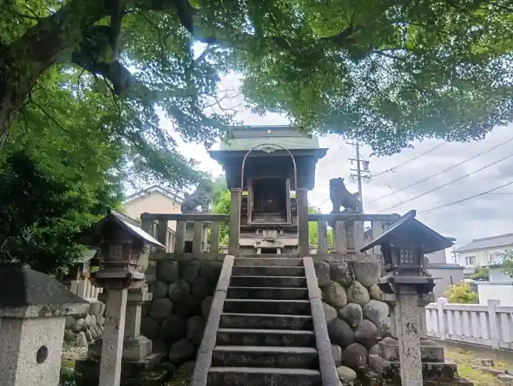 春日神社の{uncategorized: "未分類", other: "その他", undefined: "問題あり", building: "その他建物", grave: "お墓", sacred_gate: "鳥居", guardian: "狛犬", statue: "像", buddha: "仏像", history: "歴史", nature: "自然", garden: "庭園", animal: "動物", pagoda: "塔", temizu: "手水舎", mountain_gate: "山門・神門", sanctuary: "本殿・本堂", subordinate: "末社・摂社", art: "芸術", scenery: "景色", jizo: "地蔵", ema: "絵馬", goshuin: "御朱印", omikuji: "おみくじ", items: "授与品その他", amulet: "お守り", goshuincho: "御朱印帳", eats: "食事", festival: "お祭り", votive_dance: "神楽", shichigosan: "七五三参", wedding: "結婚式", experience: "体験その他", initially: "初詣", around: "周辺", anti_infection: "感染症対策"}