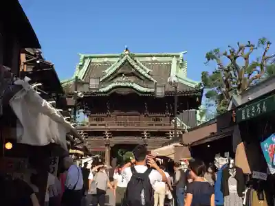 題経寺（柴又帝釈天）の山門・神門