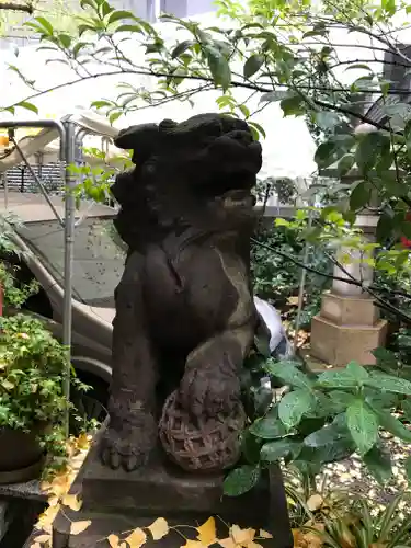 三崎稲荷神社の塔