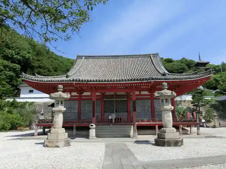 西国寺の本殿・本堂