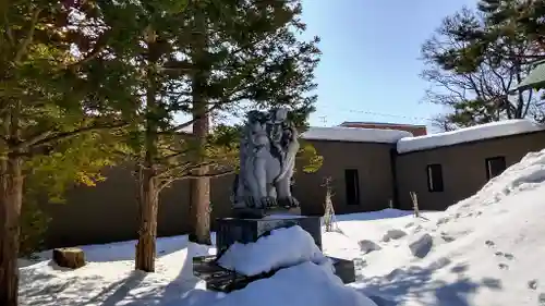 月寒神社の狛犬