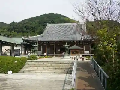 八浄寺の本殿・本堂