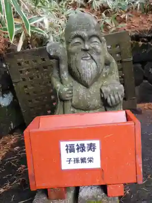 日光二荒山神社中宮祠の像