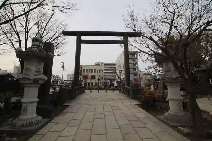 四柱神社の鳥居