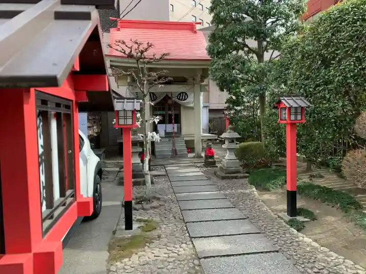 瀧澤神社の{uncategorized: "未分類", other: "その他", undefined: "問題あり", building: "その他建物", grave: "お墓", sacred_gate: "鳥居", guardian: "狛犬", statue: "像", buddha: "仏像", history: "歴史", nature: "自然", garden: "庭園", animal: "動物", pagoda: "塔", temizu: "手水舎", mountain_gate: "山門・神門", sanctuary: "本殿・本堂", subordinate: "末社・摂社", art: "芸術", scenery: "景色", jizo: "地蔵", ema: "絵馬", goshuin: "御朱印", omikuji: "おみくじ", items: "授与品その他", amulet: "お守り", goshuincho: "御朱印帳", eats: "食事", festival: "お祭り", votive_dance: "神楽", shichigosan: "七五三参", wedding: "結婚式", experience: "体験その他", initially: "初詣", around: "周辺", anti_infection: "感染症対策"}