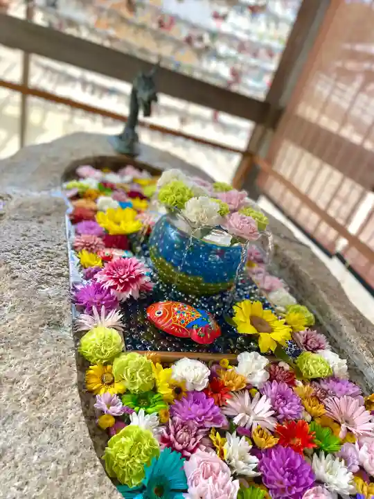 金井神社の手水舎