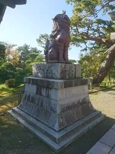 白山神社の狛犬