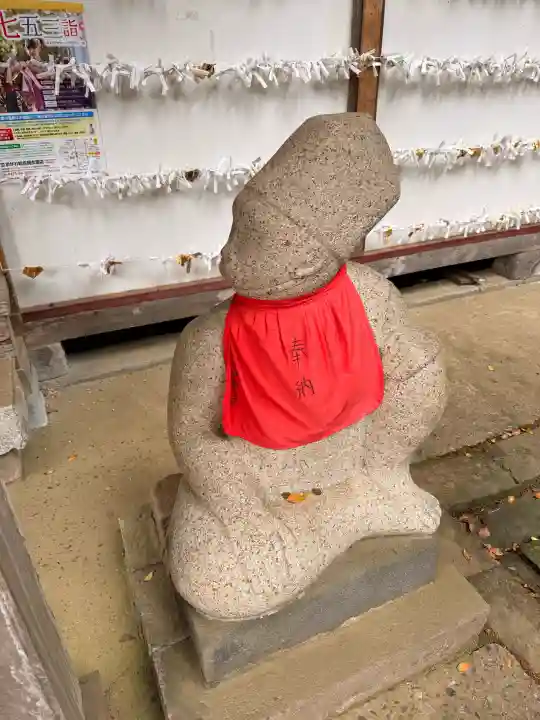 日吉神社の{uncategorized: "未分類", other: "その他", undefined: "問題あり", building: "その他建物", grave: "お墓", sacred_gate: "鳥居", guardian: "狛犬", statue: "像", buddha: "仏像", history: "歴史", nature: "自然", garden: "庭園", animal: "動物", pagoda: "塔", temizu: "手水舎", mountain_gate: "山門・神門", sanctuary: "本殿・本堂", subordinate: "末社・摂社", art: "芸術", scenery: "景色", jizo: "地蔵", ema: "絵馬", goshuin: "御朱印", omikuji: "おみくじ", items: "授与品その他", amulet: "お守り", goshuincho: "御朱印帳", eats: "食事", festival: "お祭り", votive_dance: "神楽", shichigosan: "七五三参", wedding: "結婚式", experience: "体験その他", initially: "初詣", around: "周辺", anti_infection: "感染症対策"}