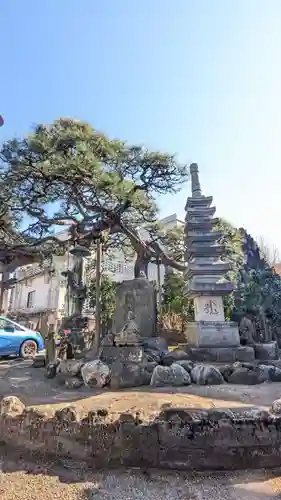 東漸寺の像