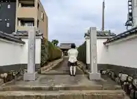 霊巌寺の山門・神門