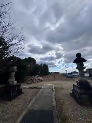 京都乃木神社の{uncategorized: "未分類", other: "その他", undefined: "問題あり", building: "その他建物", grave: "お墓", sacred_gate: "鳥居", guardian: "狛犬", statue: "像", buddha: "仏像", history: "歴史", nature: "自然", garden: "庭園", animal: "動物", pagoda: "塔", temizu: "手水舎", mountain_gate: "山門・神門", sanctuary: "本殿・本堂", subordinate: "末社・摂社", art: "芸術", scenery: "景色", jizo: "地蔵", ema: "絵馬", goshuin: "御朱印", omikuji: "おみくじ", items: "授与品その他", amulet: "お守り", goshuincho: "御朱印帳", eats: "食事", festival: "お祭り", votive_dance: "神楽", shichigosan: "七五三参", wedding: "結婚式", experience: "体験その他", initially: "初詣", around: "周辺", anti_infection: "感染症対策"}