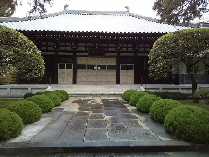 道場寺の本殿・本堂