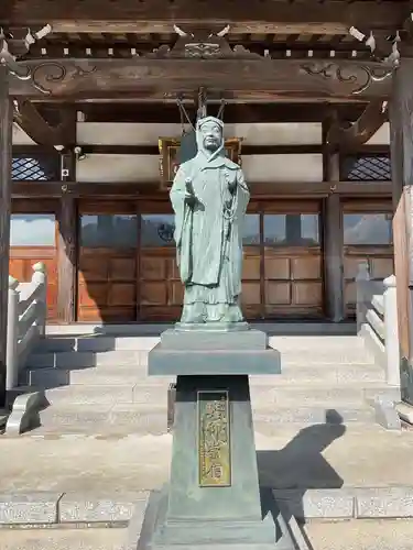 医王寺の像