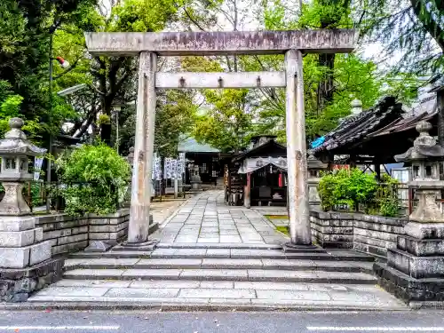 神明社の鳥居