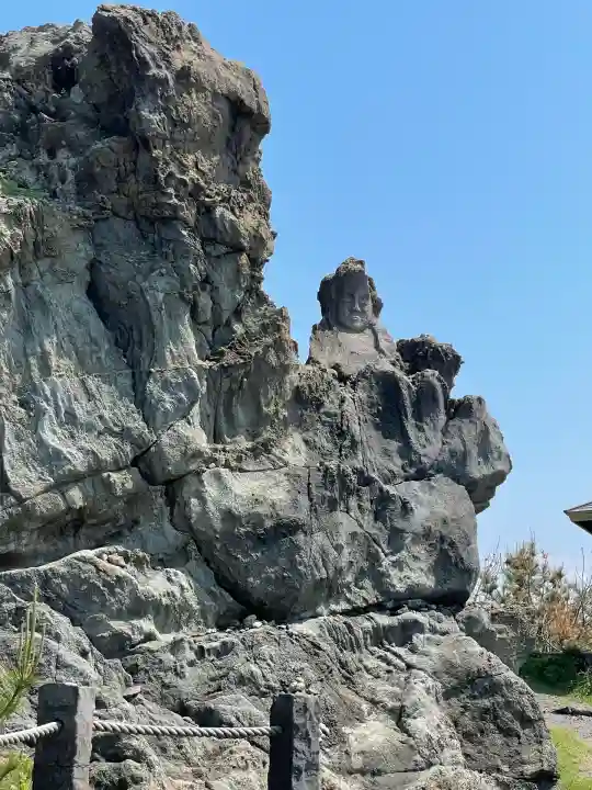 十六羅漢岩 (山形県)