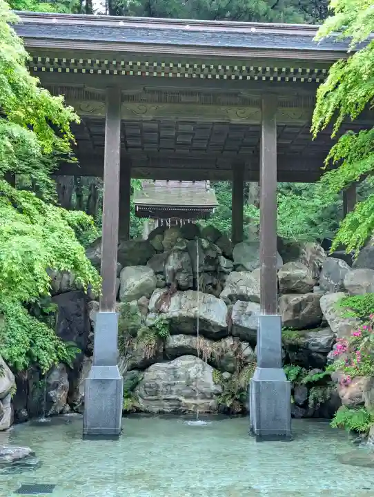 白山比咩神社の{uncategorized: "未分類", other: "その他", undefined: "問題あり", building: "その他建物", grave: "お墓", sacred_gate: "鳥居", guardian: "狛犬", statue: "像", buddha: "仏像", history: "歴史", nature: "自然", garden: "庭園", animal: "動物", pagoda: "塔", temizu: "手水舎", mountain_gate: "山門・神門", sanctuary: "本殿・本堂", subordinate: "末社・摂社", art: "芸術", scenery: "景色", jizo: "地蔵", ema: "絵馬", goshuin: "御朱印", omikuji: "おみくじ", items: "授与品その他", amulet: "お守り", goshuincho: "御朱印帳", eats: "食事", festival: "お祭り", votive_dance: "神楽", shichigosan: "七五三参", wedding: "結婚式", experience: "体験その他", initially: "初詣", around: "周辺", anti_infection: "感染症対策"}