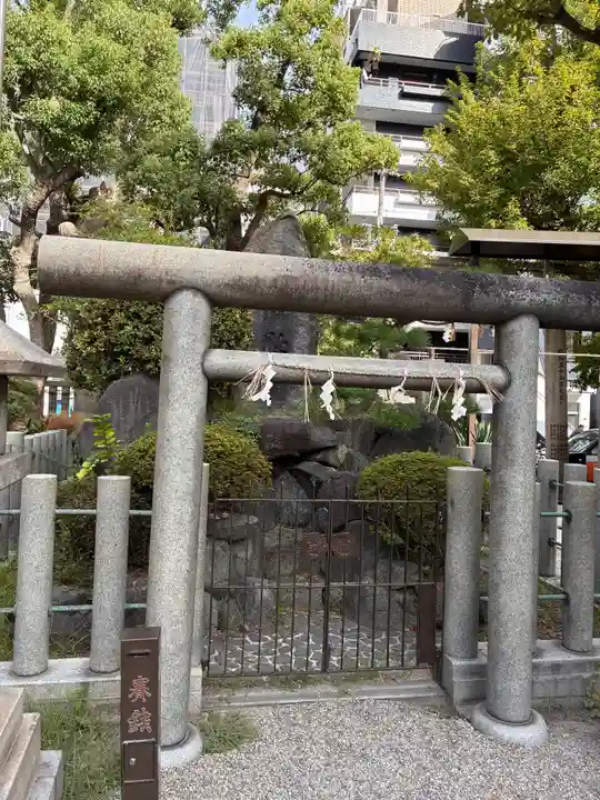難波八阪神社の鳥居