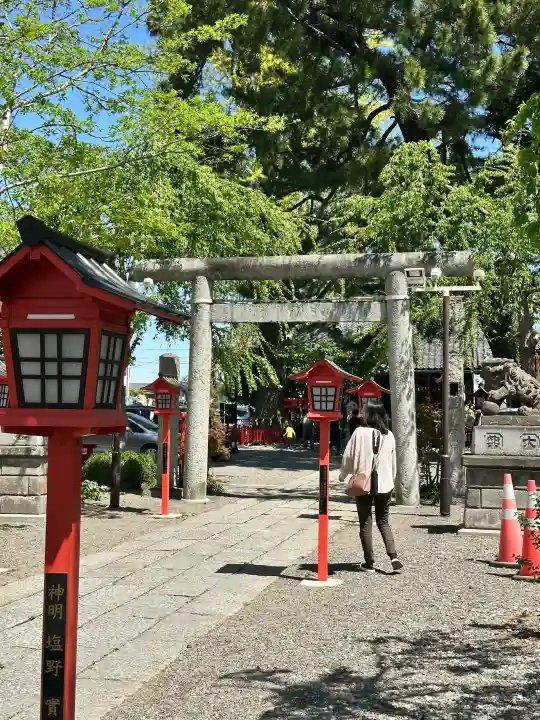 鴻神社の{uncategorized: "未分類", other: "その他", undefined: "問題あり", building: "その他建物", grave: "お墓", sacred_gate: "鳥居", guardian: "狛犬", statue: "像", buddha: "仏像", history: "歴史", nature: "自然", garden: "庭園", animal: "動物", pagoda: "塔", temizu: "手水舎", mountain_gate: "山門・神門", sanctuary: "本殿・本堂", subordinate: "末社・摂社", art: "芸術", scenery: "景色", jizo: "地蔵", ema: "絵馬", goshuin: "御朱印", omikuji: "おみくじ", items: "授与品その他", amulet: "お守り", goshuincho: "御朱印帳", eats: "食事", festival: "お祭り", votive_dance: "神楽", shichigosan: "七五三参", wedding: "結婚式", experience: "体験その他", initially: "初詣", around: "周辺", anti_infection: "感染症対策"}