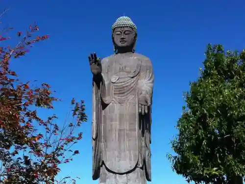 東本願寺本廟 牛久浄苑（牛久大仏）の仏像