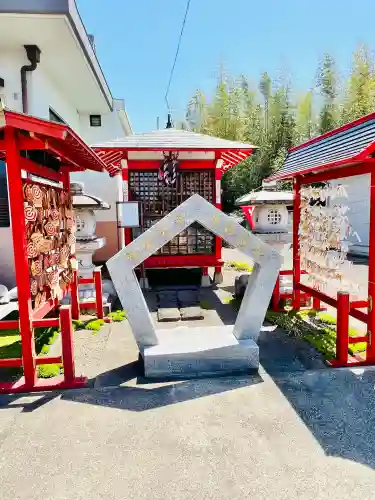 前橋厄除大師 蓮花院の{uncategorized: "未分類", other: "その他", undefined: "問題あり", building: "その他建物", grave: "お墓", sacred_gate: "鳥居", guardian: "狛犬", statue: "像", buddha: "仏像", history: "歴史", nature: "自然", garden: "庭園", animal: "動物", pagoda: "塔", temizu: "手水舎", mountain_gate: "山門・神門", sanctuary: "本殿・本堂", subordinate: "末社・摂社", art: "芸術", scenery: "景色", jizo: "地蔵", ema: "絵馬", goshuin: "御朱印", omikuji: "おみくじ", items: "授与品その他", amulet: "お守り", goshuincho: "御朱印帳", eats: "食事", festival: "お祭り", votive_dance: "神楽", shichigosan: "七五三参", wedding: "結婚式", experience: "体験その他", initially: "初詣", around: "周辺", anti_infection: "感染症対策"}