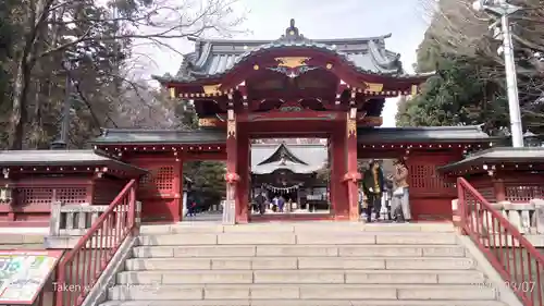 秩父神社の山門