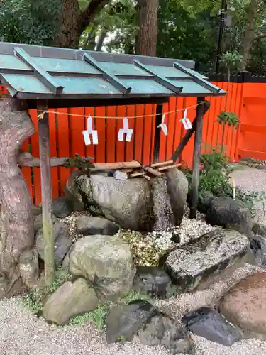 河合神社（鴨川合坐小社宅神社）の手水舎