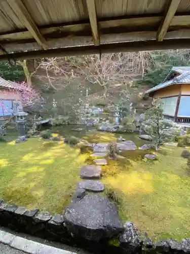 西教寺の庭園