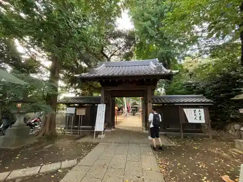 明王院（満願寺別院）の山門・神門
