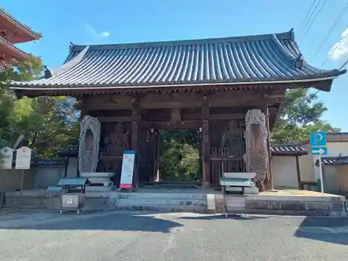 志度寺の山門