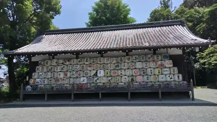 松尾大社の{uncategorized: "未分類", other: "その他", undefined: "問題あり", building: "その他建物", grave: "お墓", sacred_gate: "鳥居", guardian: "狛犬", statue: "像", buddha: "仏像", history: "歴史", nature: "自然", garden: "庭園", animal: "動物", pagoda: "塔", temizu: "手水舎", mountain_gate: "山門・神門", sanctuary: "本殿・本堂", subordinate: "末社・摂社", art: "芸術", scenery: "景色", jizo: "地蔵", ema: "絵馬", goshuin: "御朱印", omikuji: "おみくじ", items: "授与品その他", amulet: "お守り", goshuincho: "御朱印帳", eats: "食事", festival: "お祭り", votive_dance: "神楽", shichigosan: "七五三参", wedding: "結婚式", experience: "体験その他", initially: "初詣", around: "周辺", anti_infection: "感染症対策"}