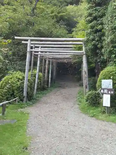 八王寺の鳥居