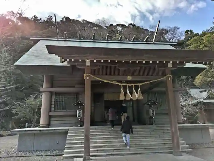安房神社の本殿・本堂