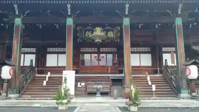 清凉寺の本殿・本堂