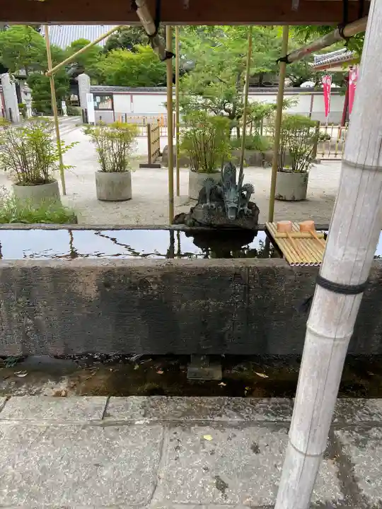 瀧泉寺(目黒不動尊)の手水舎